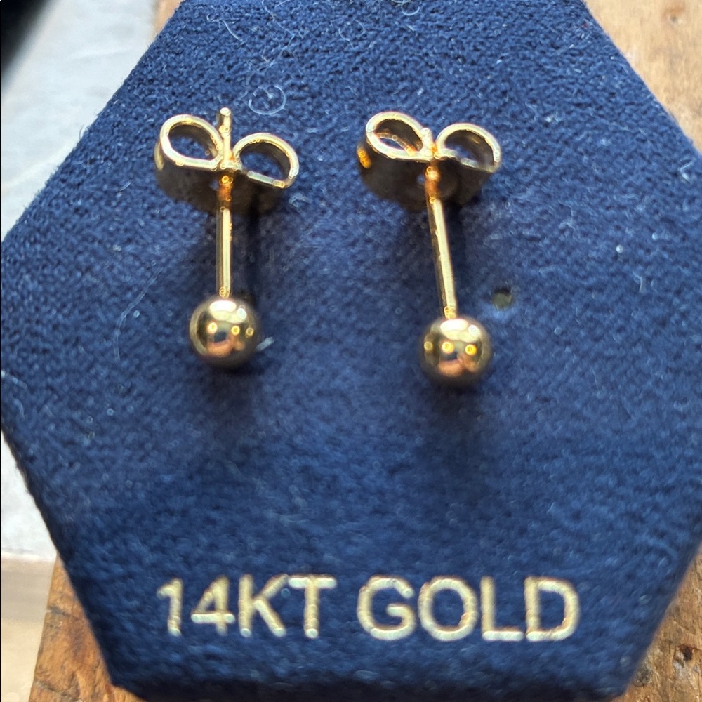 14K Solid Gold Ball Stud Earrings - New  4 mm 1.05 grams